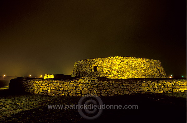 Clickhimin broch, Lerwick, Shetland, Scotland. - Broch de Clickhimin  12994