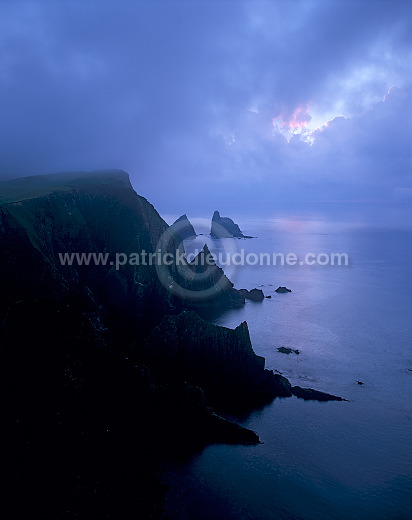 Fair Isle, north coast, Shetland, Scotland - Côte nord de Fair Isle 13034