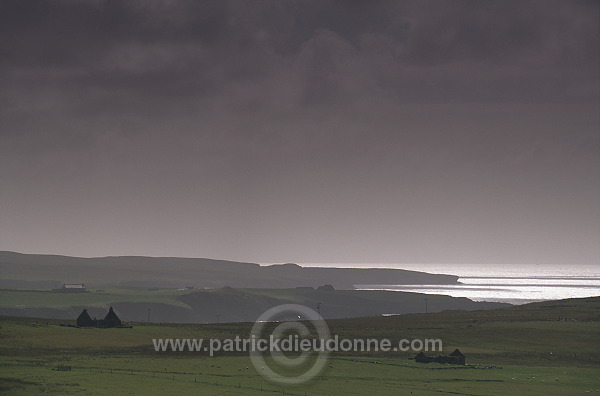 Fetlar: grey sky near Tresta, Shetland - Fetlar: ciel gris  13063