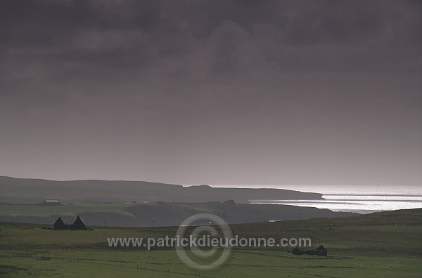 Fetlar: grey sky near Tresta, Shetland - Fetlar: ciel gris  13063