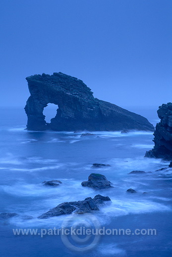 Foula island, Gaada Stack. Shetland -  Gaada Stack, Foula 13095
