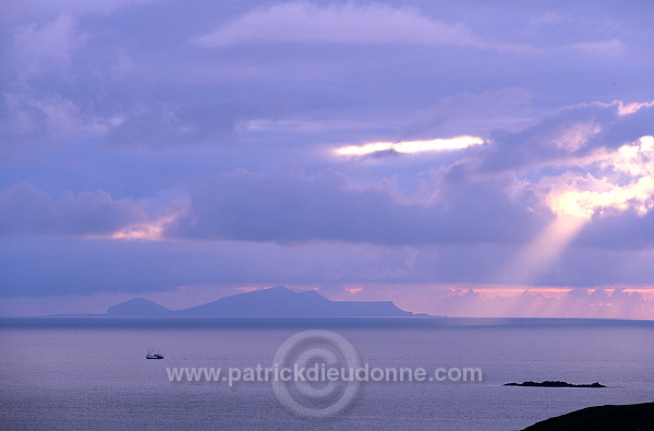 Foula on the horizon, Shetland - Foula sur l'horizon 13150