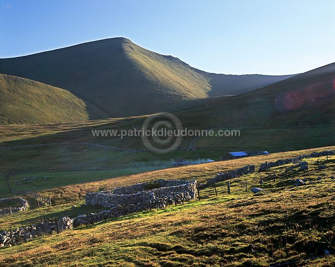 Foula, Shetland : the hills -  Collines sur Foula, Shetland   13176