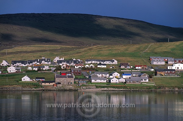 Brae, North mainland, Shetland -  Village de Brae, Mainland nord 13333