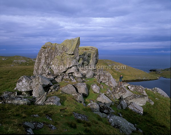 Stanes of Stofast erratic boulder, Shetland - rocher erratique 13341