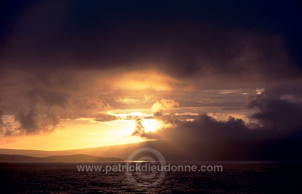 East Coast of Mousa at sunset, Shetland - Côte est de l'île de Mousa  13350