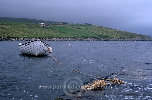 Leebotten Pier and boat, Shetland - Embarcadère de Leebotten près de Mousa  13378