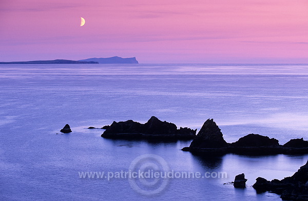 Sunset over Sand Wick and the Drongs, Esha Ness, Shetland. - Couchant sur Sand Wick 13503