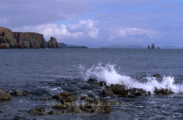 Brae Wick and The Drongs, Shetland -  Baie de Brae et Drongs  13519