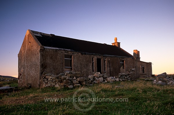 House near Hillswick, Eshaness, Shetland - Maison près de Hillswick  13541
