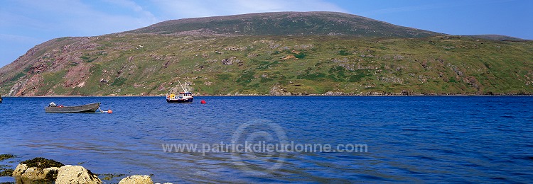 Ronas Voe and Ronas Hill (450 m), Northmavine, Shetland - fjord de Ronas Voe 13664