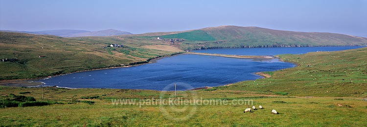 Loch of Queyfirth, Northmavine, Shetland. - Lac de Queyfirth, Shetland  13667