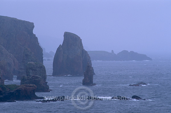 Stoura pund cliffs and stacks, Eshaness, Shetland - Falaises de toura Pund  13532