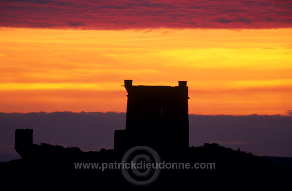 Brough Lodge castellated tower, Fetlar, Shetland / Brough Lodge 13699