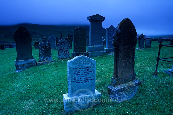 Graveyard, South Mainland, Shetland - Cimetière, Shetland  13750