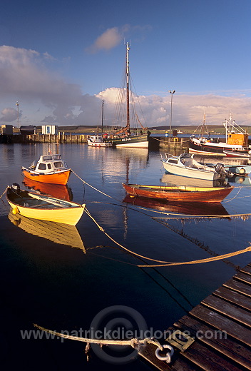 Lerwick harbour, Shetland, Scotland - Port de Lerwick, Shetland  13815