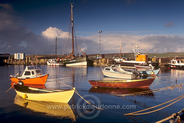 Lerwick harbour, Shetland, Scotland - Port de Lerwick, Shetland  13816