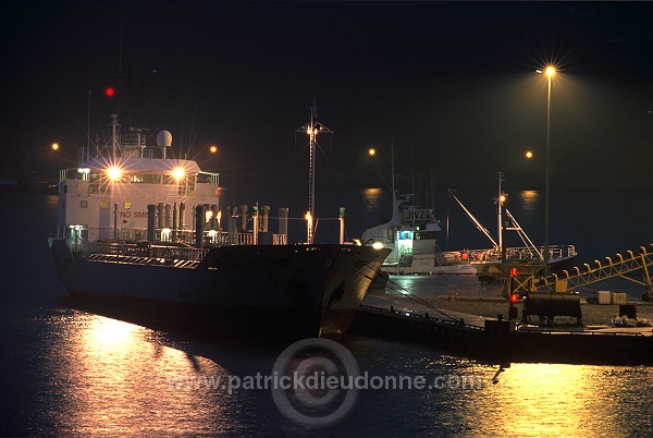 Scalloway harbour at night, Shetland - Port de Scalloway la nuit  13836