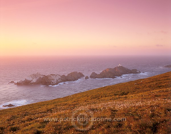 Muckle Flugga lighthouse, Unst, Shetland - Phare de Muckle Flugga, Hermaness  14118