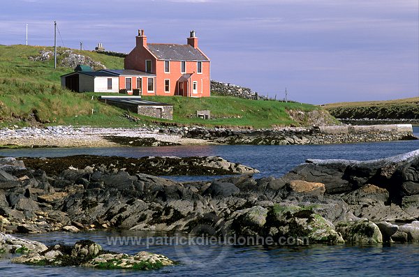 Pink house, Burravoe, Yell, Shetland. - Maison à Burravoe, Yell  14142