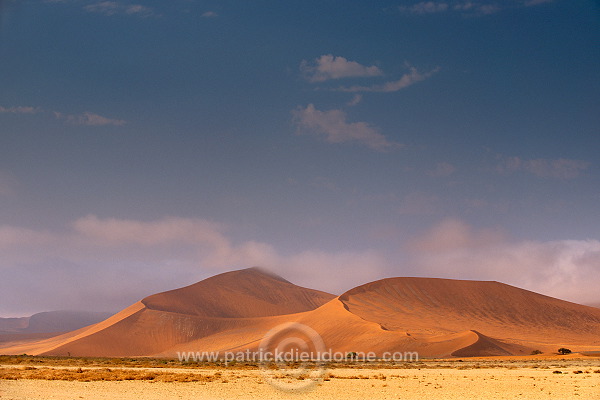 Red sand dunes, Sossusvlei, Namibia - Dunes, desert du Namib 14314