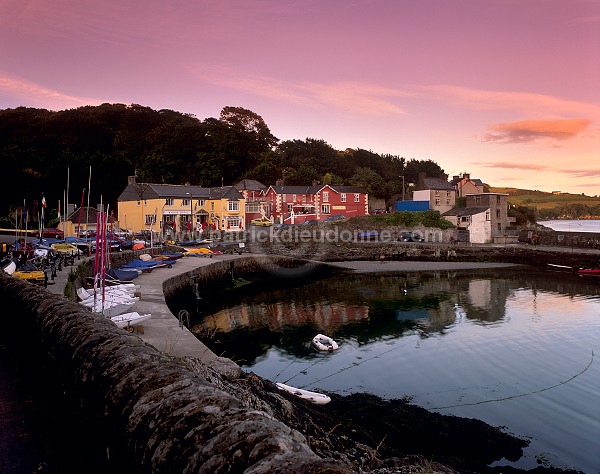 Marine hotel at sunset, Glandore, Ireland  -  Marine Hotel, Irlande  15318