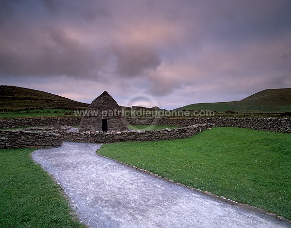 Gallarus Oratory, Dingle, Ireland - Oratoire de Gallarus, Irlande  15234