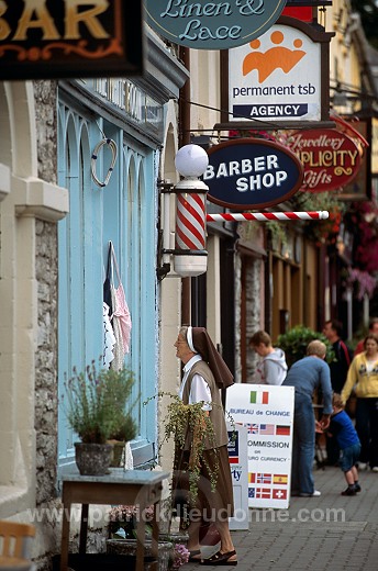 Kenmare street, Ireland - Rue de Kenmare, Irlande  15525