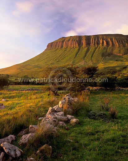 Benbulben at sunset, Sligo, Ireland - Le Benbulben au couchant, Irlande  15357