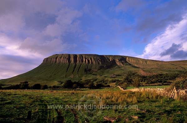 Benbulben at sunset, Sligo, Ireland - Le Benbulben au couchant, Irlande  15488