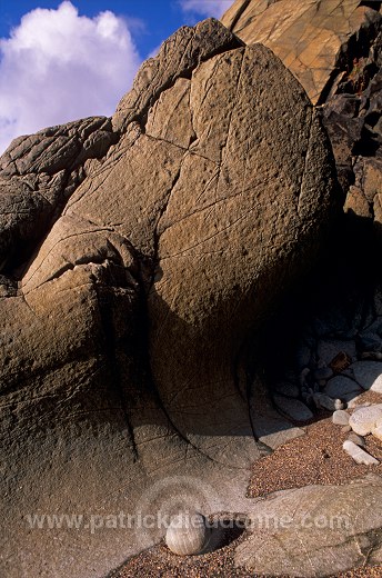 Eroded rocks, Donegal, Ireland - Rochers érodés, Irlande  15496