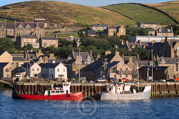 Stromness harbour, Mainland, Orkney, Scotland - Port de Stromness, Orcades, Ecosse  15630