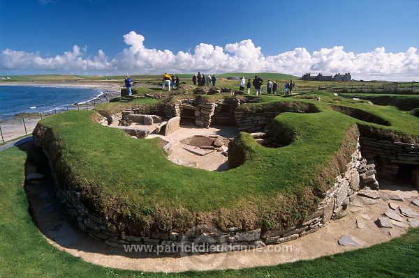 Skara Brae neolithic village, Orkney, Scotland -  Village de Skara Brae, Orcades, Ecosse  15657