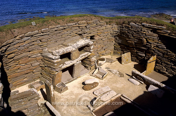 Skara Brae neolithic village, Orkney, Scotland -  Village de Skara Brae, Orcades, Ecosse  15660