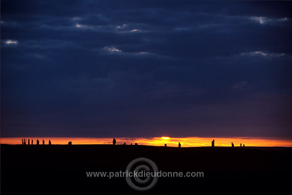 Ring of Brodgar, Orkney, Scotland -  Ring of Brodgar, Orcades, Ecosse  15671