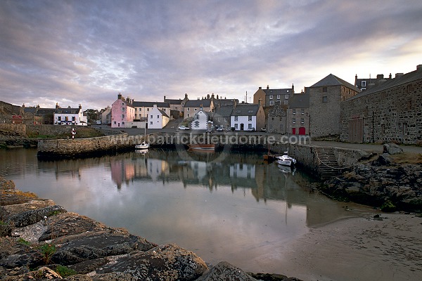 Portsoy, old harbour,  Aberdeenshire, Scotland -  Ecosse - 16044