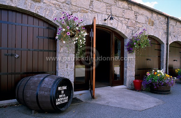 Royal Lochnagar Distillery, Deeside, Scotland -  Distillerie, Ec