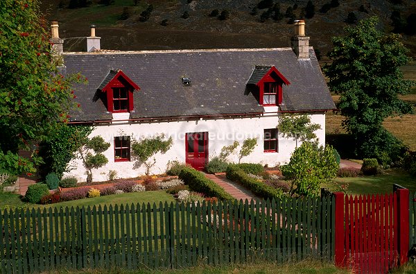 Deeside, cottage, Scotland - Cottage, Deeside, Ecosse - 16210
