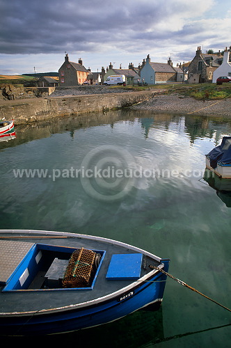 Boat, harbour, Morayshire, Scotland - Ecosse - 18887