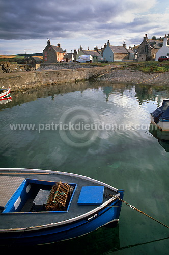 Boat, harbour, Morayshire, Scotland - Ecosse - 18887