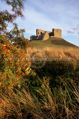 Dufffus Castle, near Elgin, Moray, Scotland - Ecosse - 19040