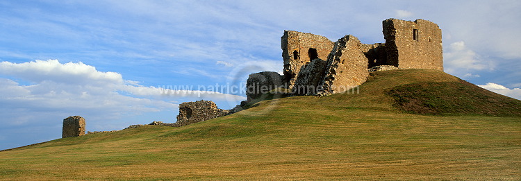 Dufffus Castle, near Elgin, Moray, Scotland - Ecosse - 18972