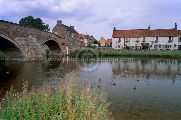 Old bridge, Haddington, Lothian, Scotland -  Ecosse - 16022