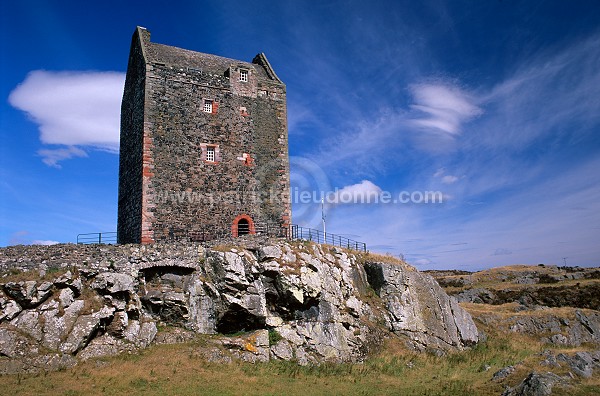 Smailholm Tower, Borders, Scotland - Ecosse - 19034