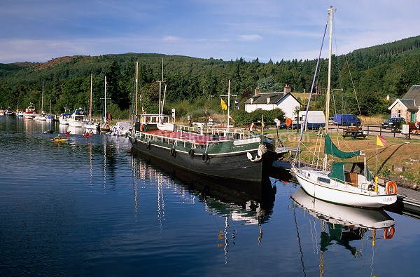 Caledonian Canal, Highlands, Scotland - Ecosse - 16114