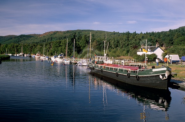 Caledonian Canal, Highlands, Scotland - Ecosse - 16115