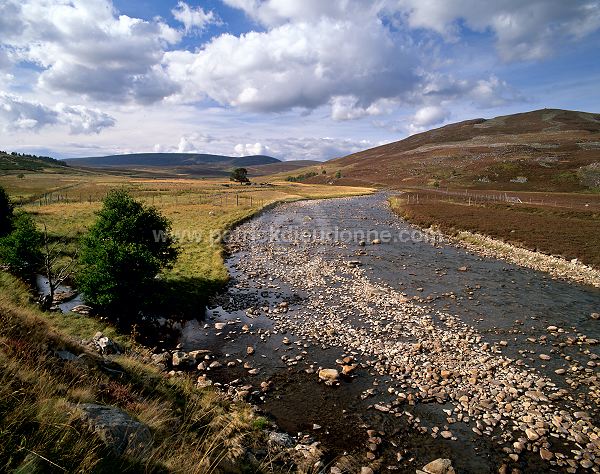River in the Grampians, Scotland  -  Rivière dans les Grampians, Ecosse  15843