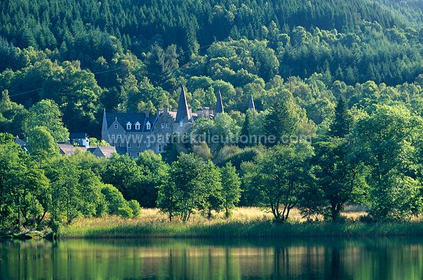 Trossachs, loch Achray and castle, Scotland - Ecosse - 18885