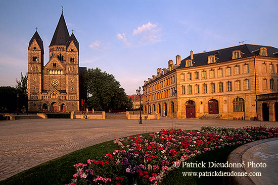 Temple Neuf et place de la Comédie, Metz - 17202