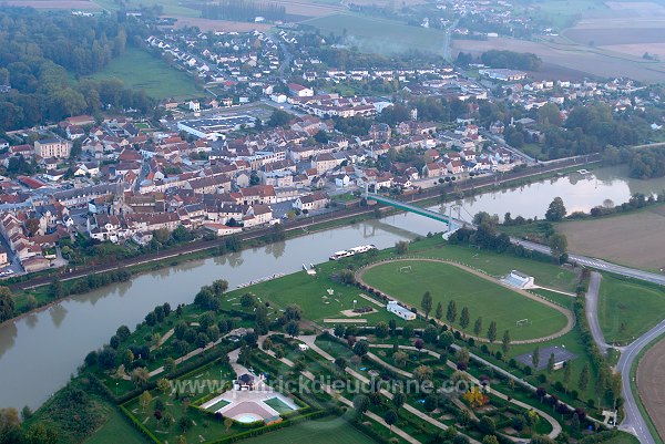 Dormans et vallee de Marne, Marne (51), France - FMV365